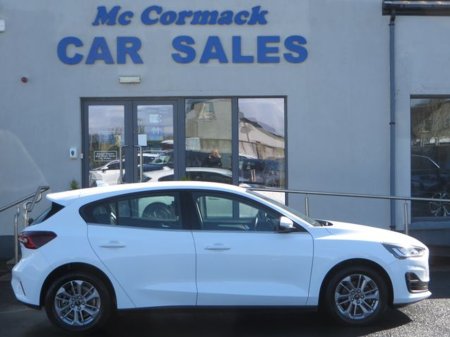 2023 Ford Focus - thumbnail 2