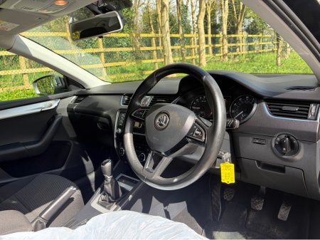 2016 Skoda Octavia - thumbnail 12