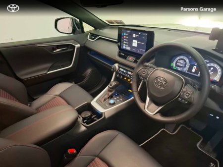2025 Toyota Rav4 RAV4 PLUG-IN HYBRID SPORT €52,995 thumbnail