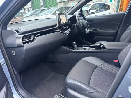 2023 Toyota C-HR HYBRID SPORT 4DR AUTO €28,500 thumbnail