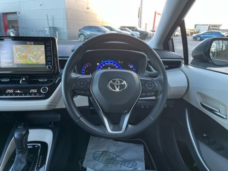 2021 Toyota Corolla LUNA SPORT 4DR SALOON AUTO €23,950 thumbnail