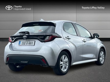 2023 Toyota Yaris - photo 2