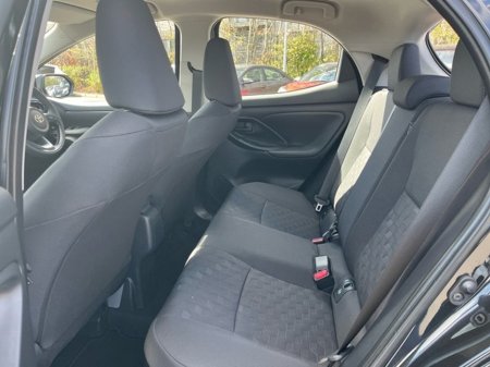 2025 Toyota Yaris - thumbnail 7
