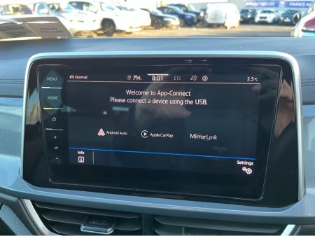 2023 Volkswagen T-Roc AUTOMATIC 2.0 DIESEL //MASSIVE SPEC//FULL LEATHER HEATED SEATS//PANORAMIC GLASS ROOF//LOW MILES// €31,950 thumbnail