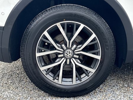 2017 Volkswagen Tiguan - thumbnail 20
