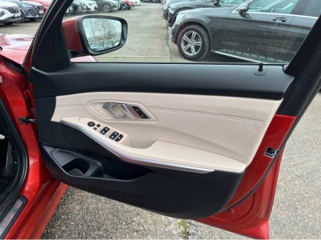 2019 BMW 3 Series - thumbnail 12