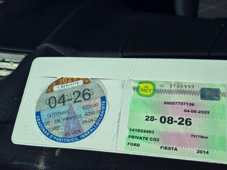 2014 Ford Fiesta - thumbnail 7