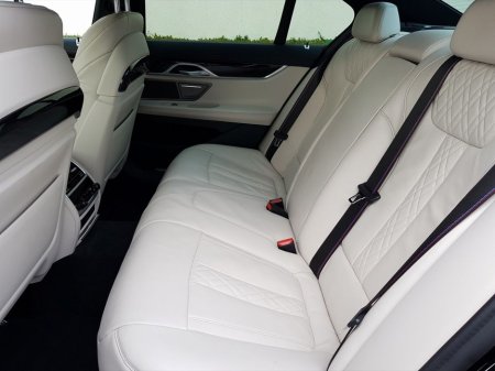 2020 BMW 7 Series 730d M Sport thumbnail