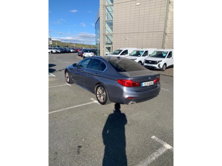 2017 BMW 5 Series - thumbnail 2