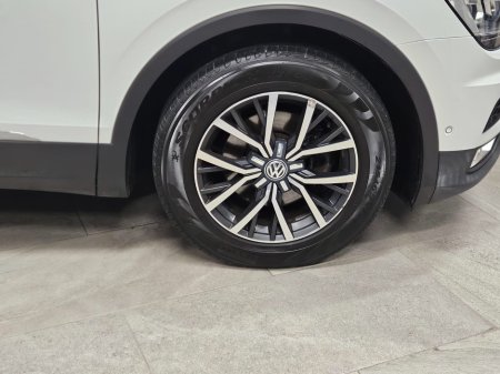 2017 Volkswagen Tiguan 2.0 TDI 115HP BMT Comfortline €16,950 thumbnail