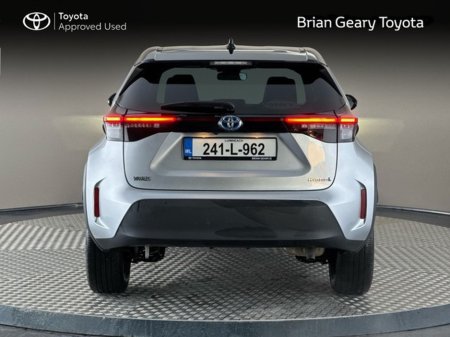 2024 Toyota Yaris Cross LunaSport Hybrid €30,950 thumbnail