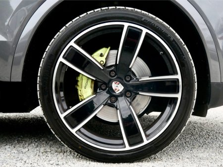 2020 Porsche Cayenne 3.0 V6 E-HYBRID 4WD AUTO €59,950 thumbnail