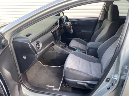 2018 Toyota Auris HYBRID LUNA SPORT@ WALTONS GARAGE RANELAGH €17,950 thumbnail