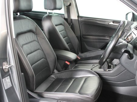 2020 Volkswagen Tiguan - thumbnail 12