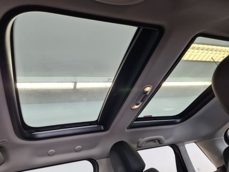 2019 MINI Cooper - thumbnail 14