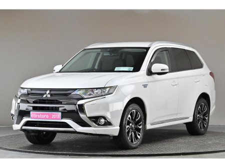 2018 Mitsubishi Outlander - view 3