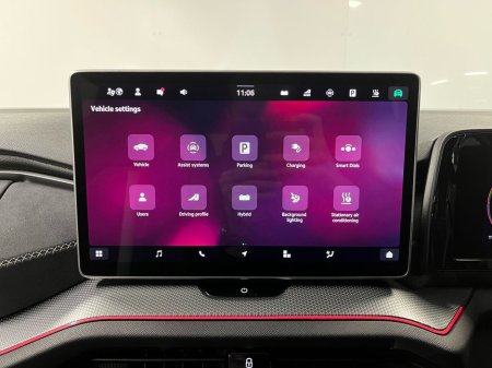 2025 Skoda Kodiaq Sportline IV 1.5TSi PHEV 204BHP - Reversing Camera - Climate Control - Sat Nav - Heated Seats - Keyless Start - Apple CarPlay/Android Auto €53,950 thumbnail