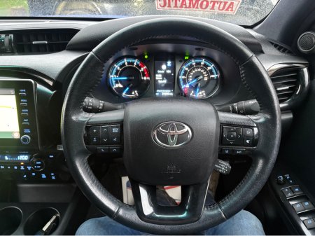 2023 Toyota Hilux - thumbnail 12