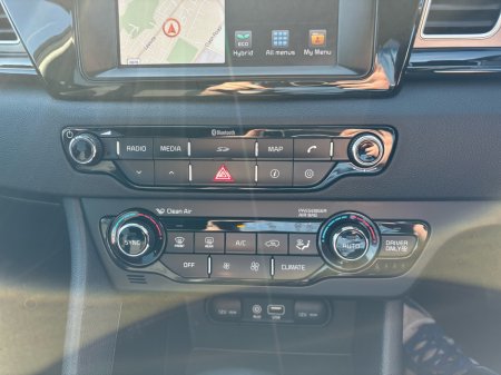 2017 Kia Niro - thumbnail 17