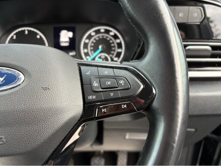 2023 Ford Tourneo Connect TITANIUM ECOBLUE €36,999 thumbnail