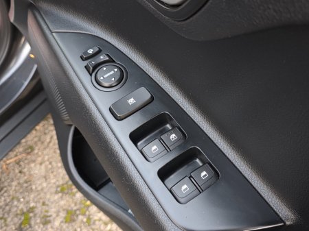 2020 Kia Stonic 1.25 K1 LE Petrol €15,999 thumbnail