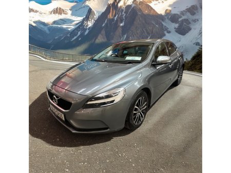 2019 Volvo V40 D3 (150hp) Momentum Edition Geartronic €15,888 thumbnail