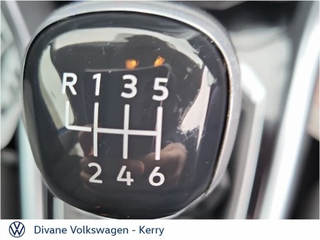 2022 Volkswagen T-Roc LIFE 2.0 TDI 116 BHP €26,950 thumbnail