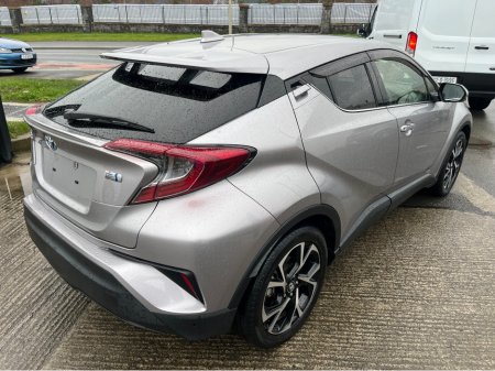 2019 Toyota C-HR 1.8 HYBRID AUTO LOW KM HIGH SPEC €20,950 thumbnail
