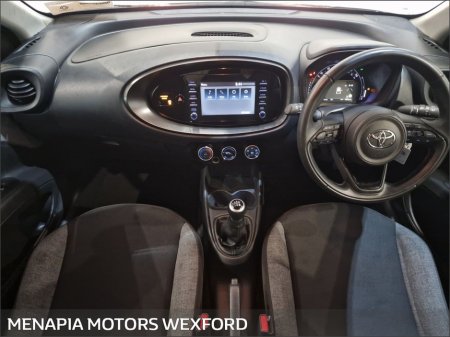 2023 Toyota Aygo X - thumbnail 2