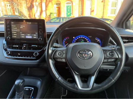 2022 Toyota Corolla 1.8 Hybrid Luna, New Nct 01/2028, Full Service History (16 Stamps!), Reversing Camera, Bluetooth, Cruise Control, Lane Assist, A/C, Alloys, Parking Sensors, 5 Door, Finance Available, Service Included €15,750 thumbnail