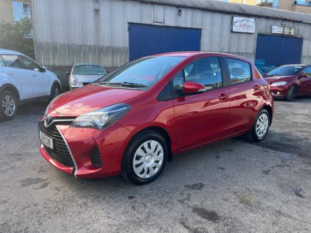 2016 Toyota Yaris - thumbnail 6