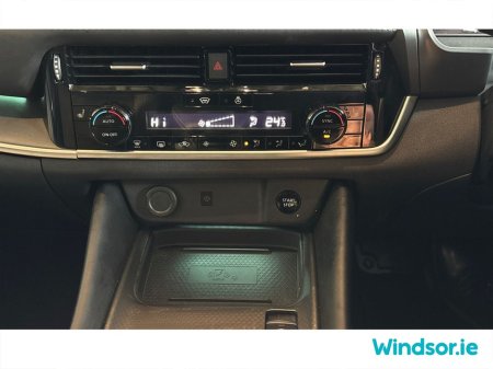 2025 Nissan Qashqai ePOWER QASHQAI SV PREMIUM €40,995 thumbnail