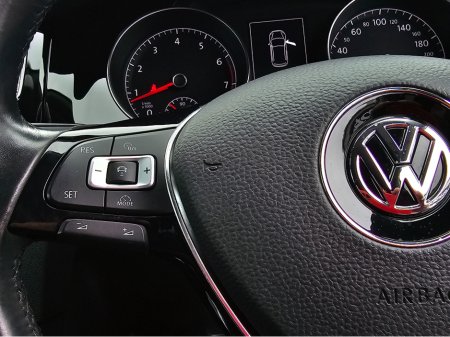 2017 Volkswagen Golf 1.4 HIGHLINE EDITION ALCANTARA SEATS REVERSING CAMERA - SIMI DEALER - LOW ROAD TAX BAND €16,750 thumbnail