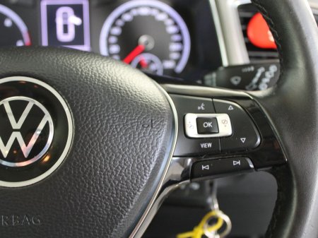 2021 Volkswagen T-Roc Design 2.0 TDI M6F 115HP 5DR €24,999 thumbnail