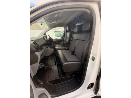 2022 Opel Vivaro Long Wheel Base €17,032 thumbnail