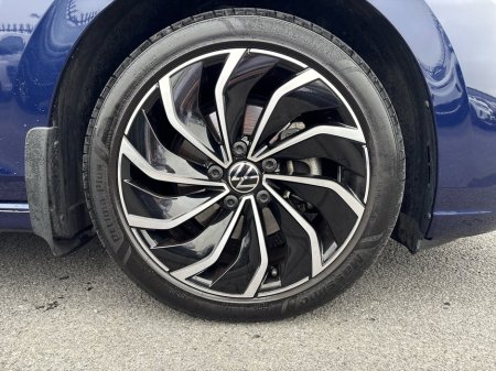 2023 Volkswagen Golf 2.0 TDI 115HP Style €29,975 thumbnail