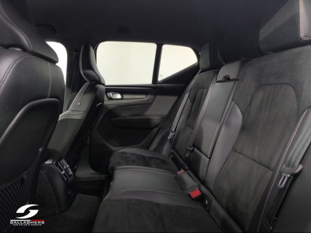2022 Volvo XC40 (221) R-DESIGN T4 RECHARGE AUTO €33,995 thumbnail