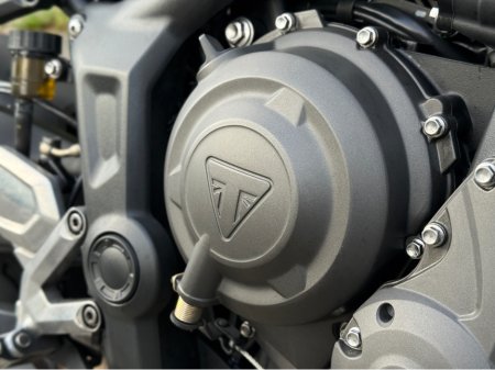 2022 Triumph Trident - thumbnail 10