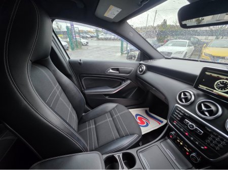 2015 Mercedes-Benz A Class A180  HALF LEATHER HEATED SEATS - REV CAMERA - HI SPEC / SYSTEM LOW ROAD TAX BAND / SIMI DEALER €14,950 thumbnail