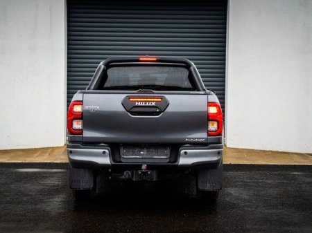 2026 Toyota Hilux - thumbnail 4