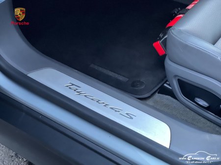 2020 Porsche Taycan TYCAN 4S DOLOMITE SILVER EV MOBILITY €44,950 thumbnail