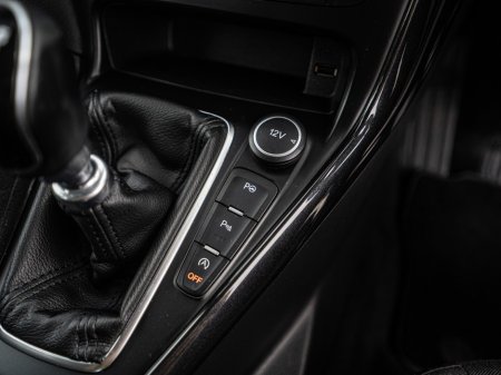 2016 Ford Focus - thumbnail 30