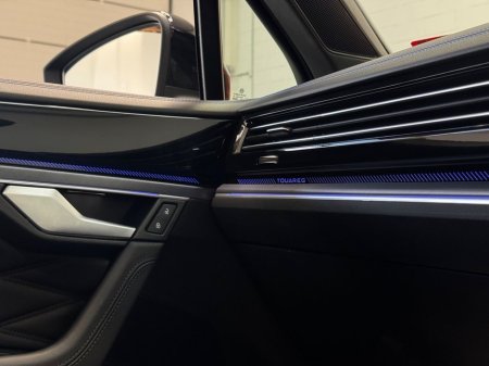 2025 Volkswagen Touareg - thumbnail 18