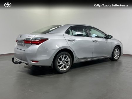 2017 Toyota Corolla - thumbnail 2