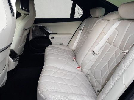 2025 BMW 7 Series M760e €134,995 thumbnail