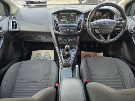 2016 Ford Focus - thumbnail 21