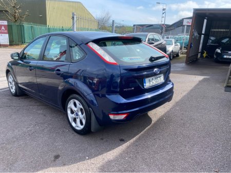 2011 Ford Focus - thumbnail 4