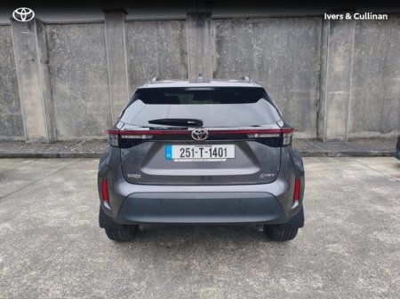 2025 Toyota Yaris Cross - thumbnail 9