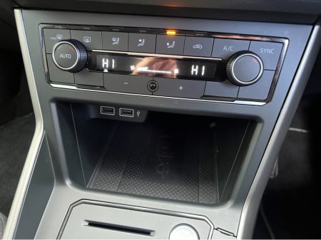 2020 Volkswagen Polo COMFORTLINE AUTOMATIC 1.0 PETROL //ADAPTIVE CRUISE CONTROL//KEYLESS ENTRY//WIRELESS PHONE CHARGING//REVERSE CAMERA// €17,950 thumbnail