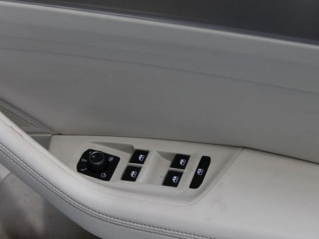 2018 Volkswagen Passat - thumbnail 26